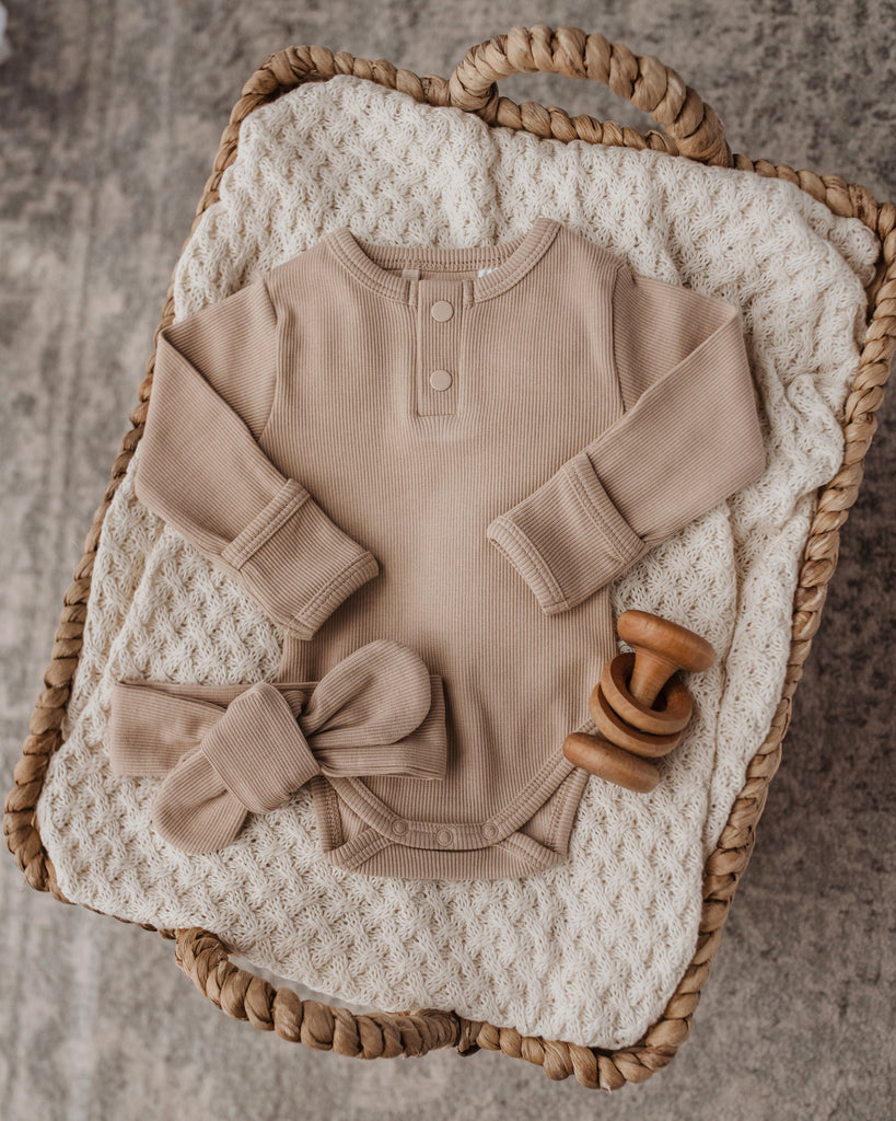 Pebble Organic Long Sleeve Bodysuit