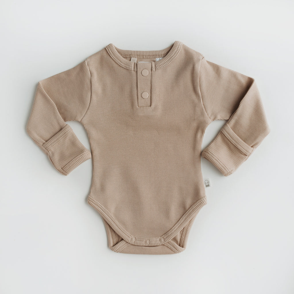 Pebble Organic Long Sleeve Bodysuit