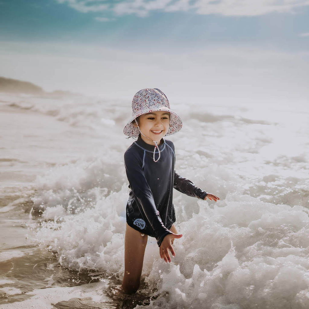 Ponytail Bedheads Hat Beach Posie Print (Swim)